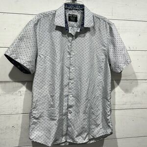 Men’s Nine West Button Down - L